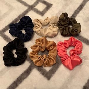 🟣EUC Scrunchies